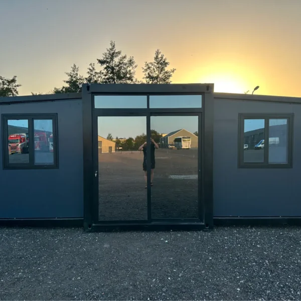 Conteneur d’habitation Tiny House Luxe Black